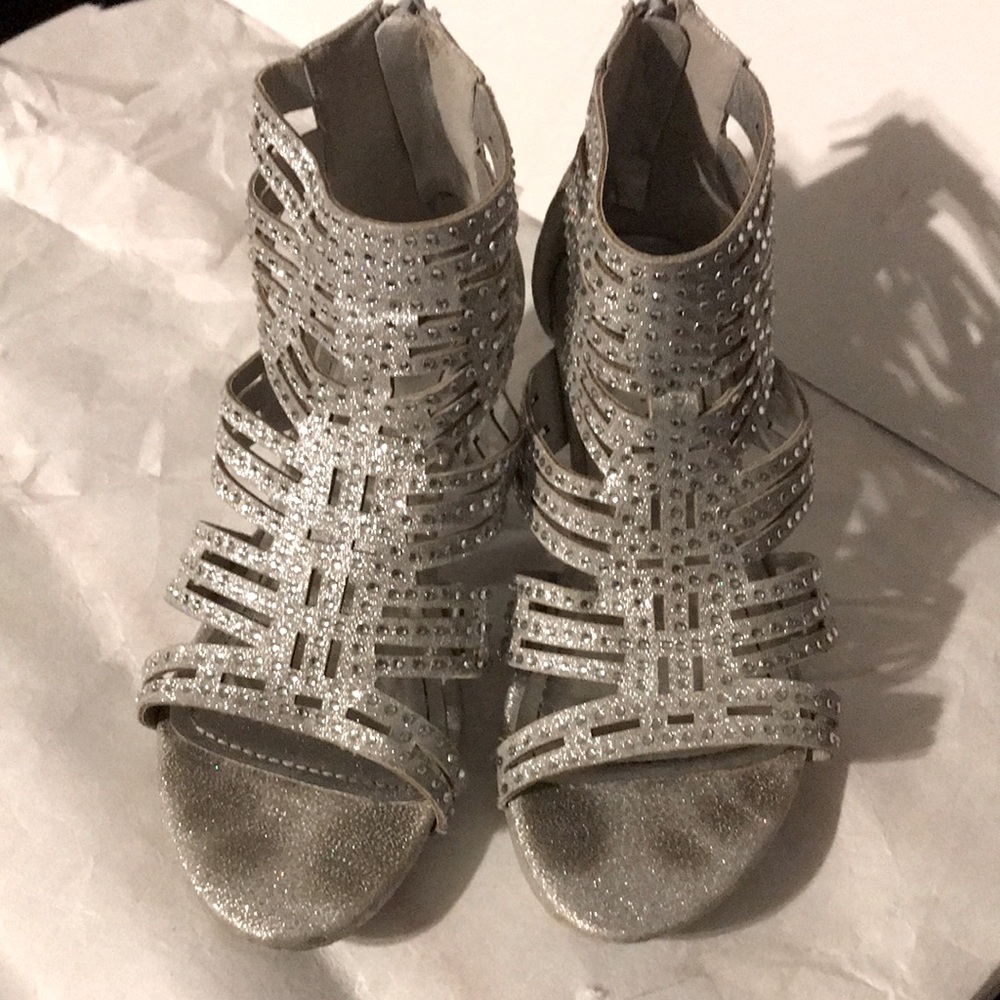 Little Girls Rhinestone Sandals - Picture 2 of 7